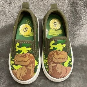 🦖 Camo Jurrassic World Slip on Toddler Shoes Like New